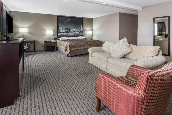 Super 8 by Wyndham Mundelein/Libertyville Area image 23